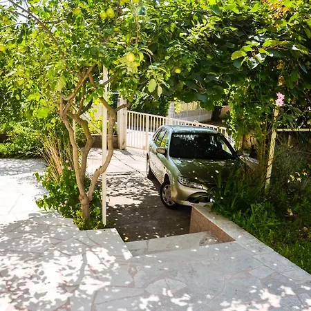 Andoria Apartment *